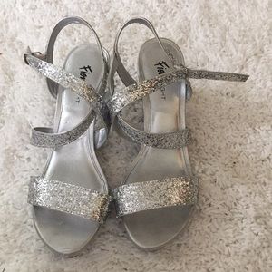 A pair of Fioni heels